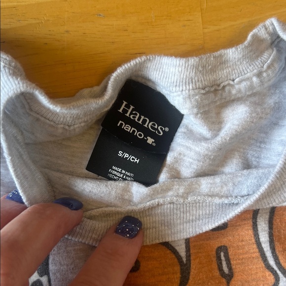 Hanes Gray Short Sleeve Tee with Orange and Black Print - Picture 3 of 3